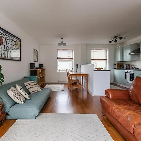 Ashfield Mews - Spacious & Stylish 2-bedroom Flat Close To Centre * Bristol