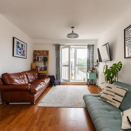 Ashfield Mews - Spacious & Stylish 2-bedroom Flat Close To Centre Apartment Bristol