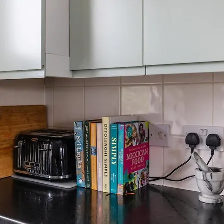 Ashfield Mews - Spacious & Stylish 2-bedroom Flat Close To Centre * Bristol