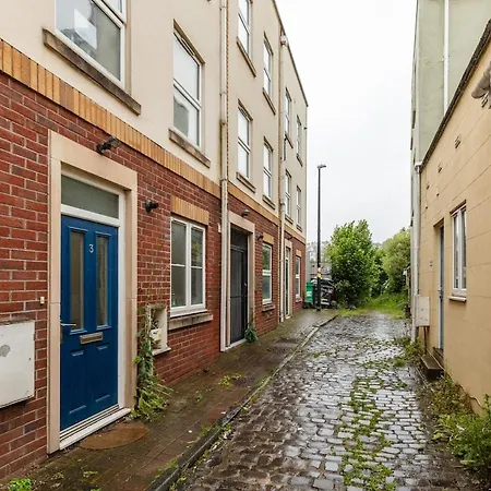 Ashfield Mews - Spacious & Stylish 2-bedroom Flat Close To Centre Apartment Bristol